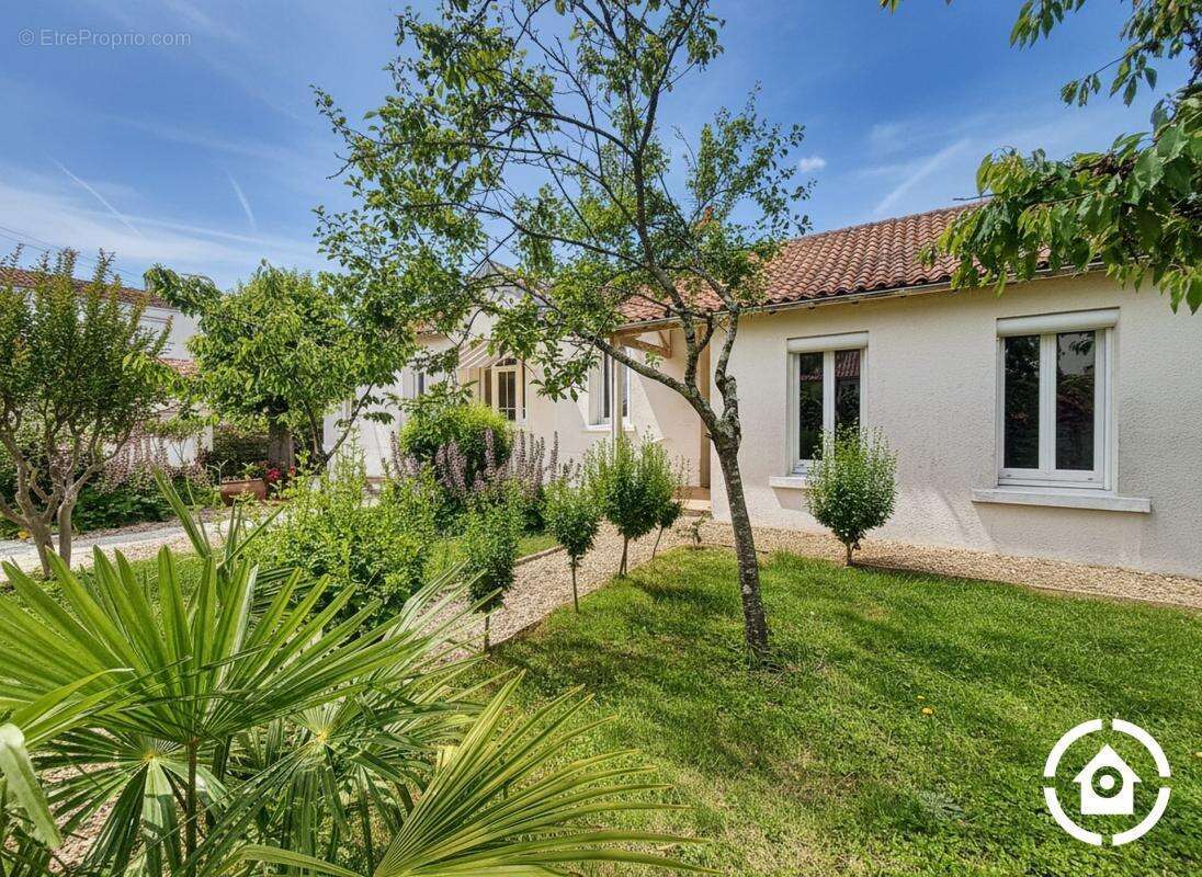 Maison semi plain-pied à RENOVER - 3 chambres - Jardins clos - - photo 4
