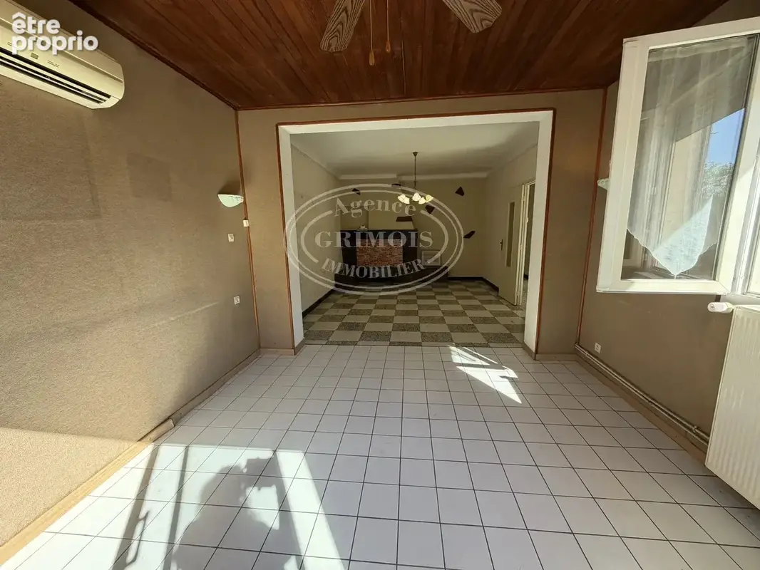 Lezignan-corbieres- maison plain-pied de 100 m² env./ terrains et hangar - photo 3