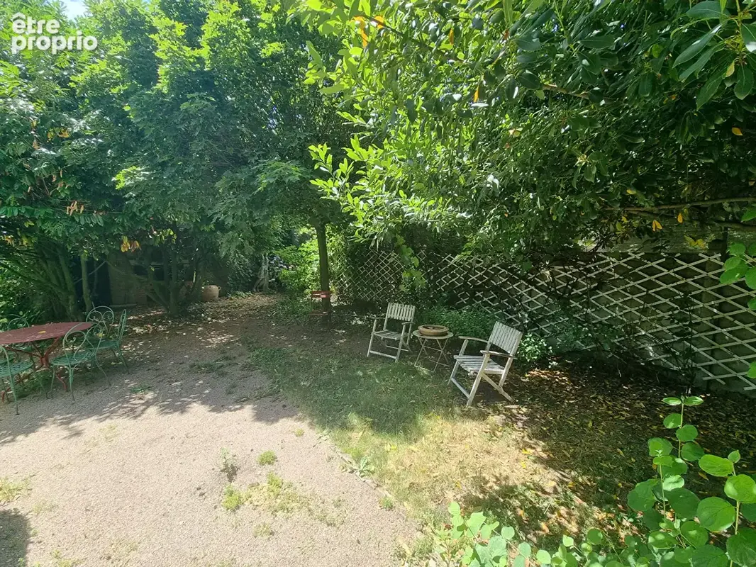 A vendre, demeure de caractère avec jardin et appartement à Pougues-les-Eaux. - photo 16