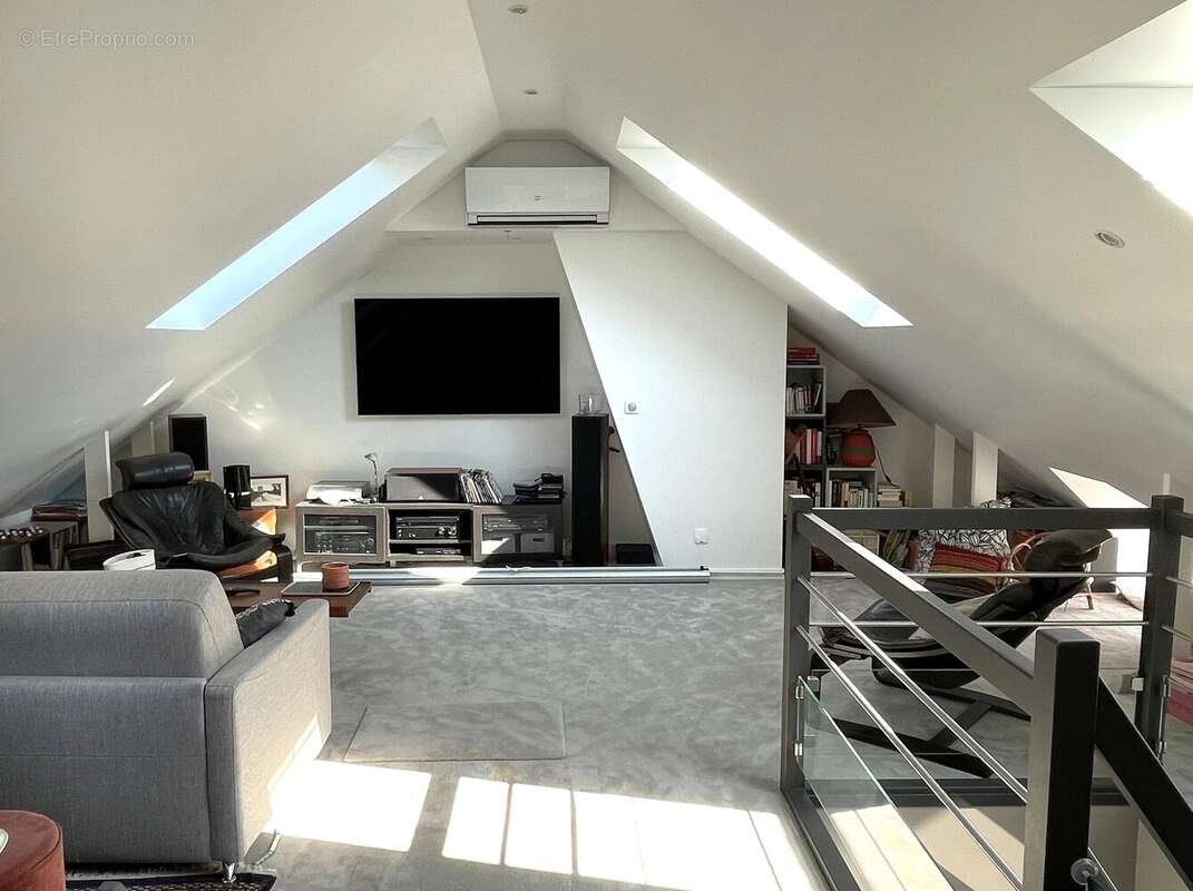 Maison à VILLE-D'AVRAY