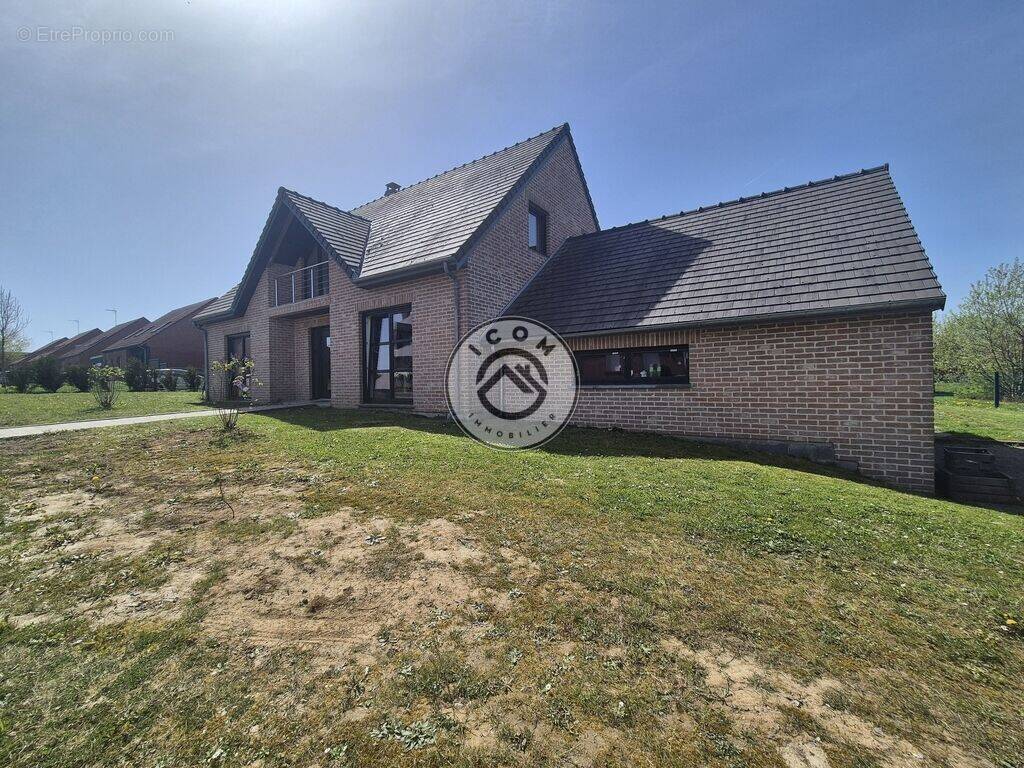 Maison à AULNOYE-AYMERIES