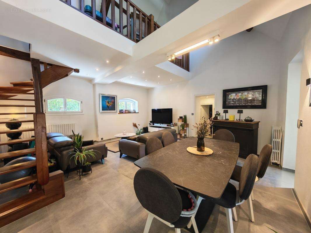 Maison 263 m² à Massay  - photo 4