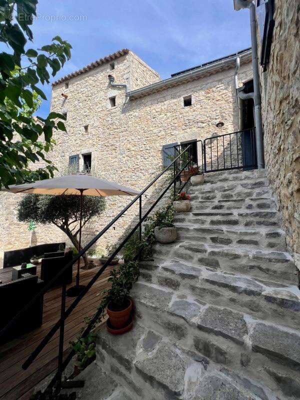 Maison à SAINT-ANDRE-DE-CRUZIERES
