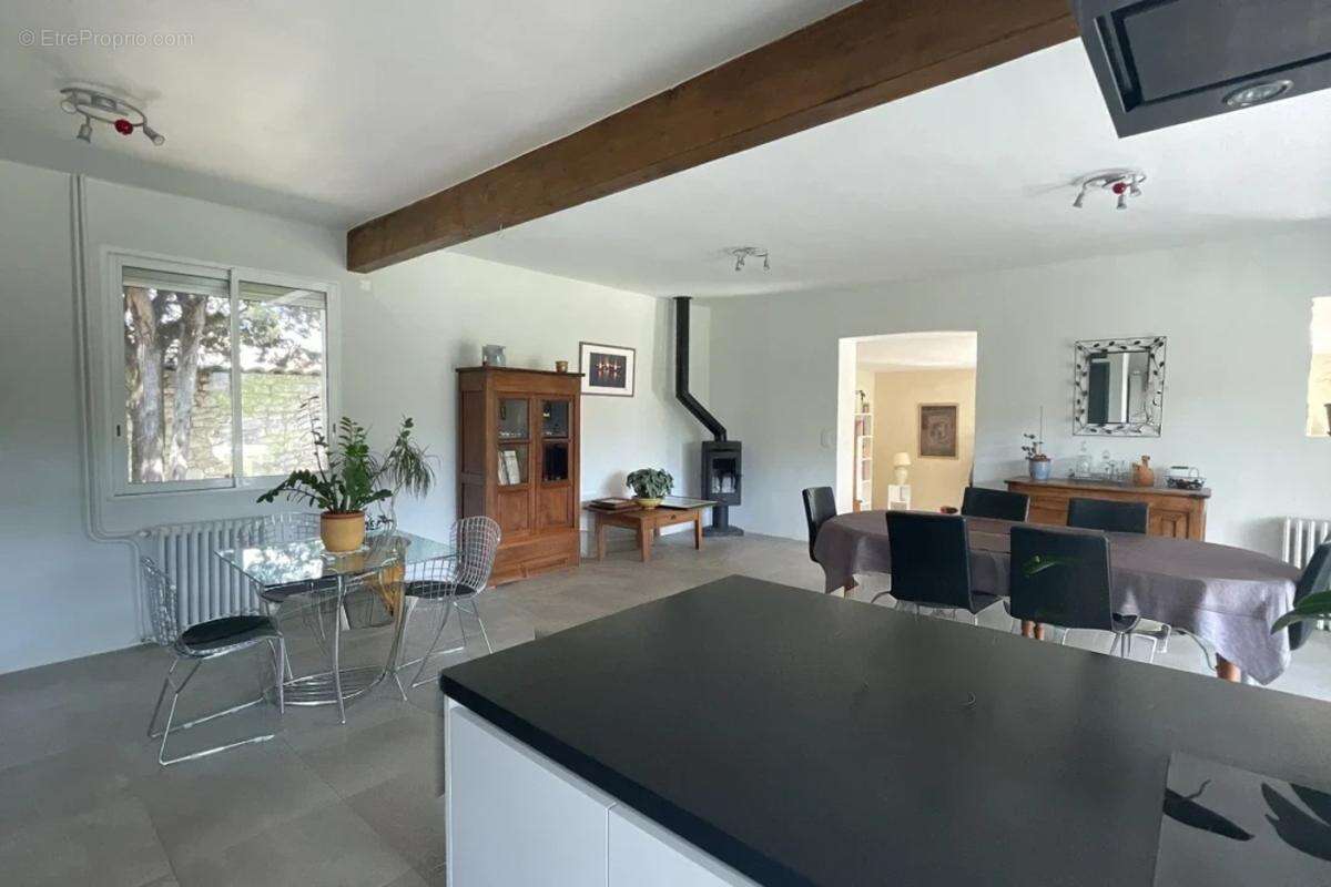Maison 180 m² à Tavel  - photo 3