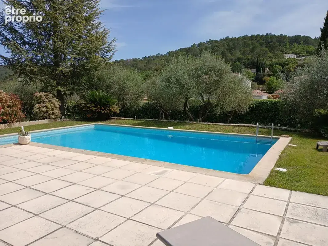 Villa T6 de 128m² sur 1118m² de terrain avec piscine et garage - Cabasse - photo 15