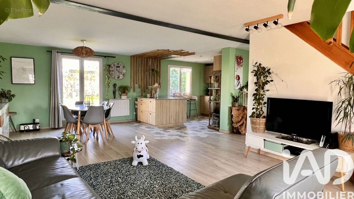 Photo 1 - Maison à BOISSY-LE-CHATEL