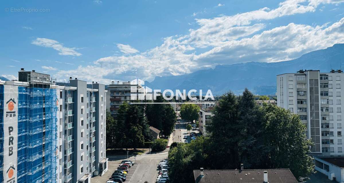 Appartement à SAINT-MARTIN-D'HERES