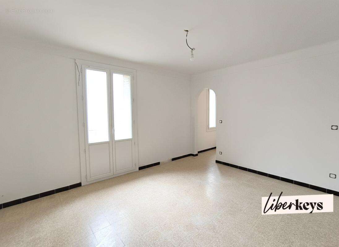 Appartement à CAUMONT-SUR-DURANCE