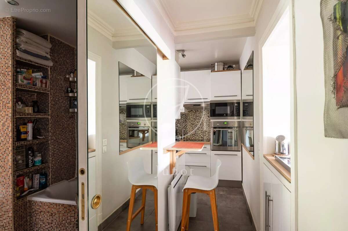 Appartement à PARIS-18E