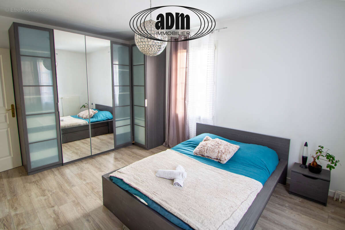 Maison à BAILLY-ROMAINVILLIERS