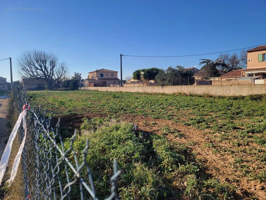 Terrain à MARIGNANE