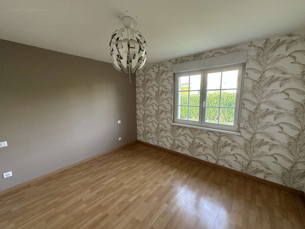 Maison à COURCELLES-CHAUSSY