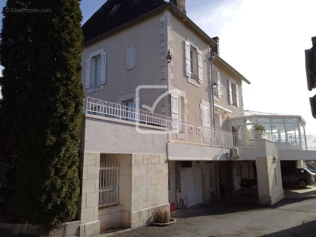 Maison à OBJAT