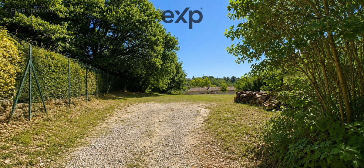 Terrain 1201 m² à Ansouis  - photo 4