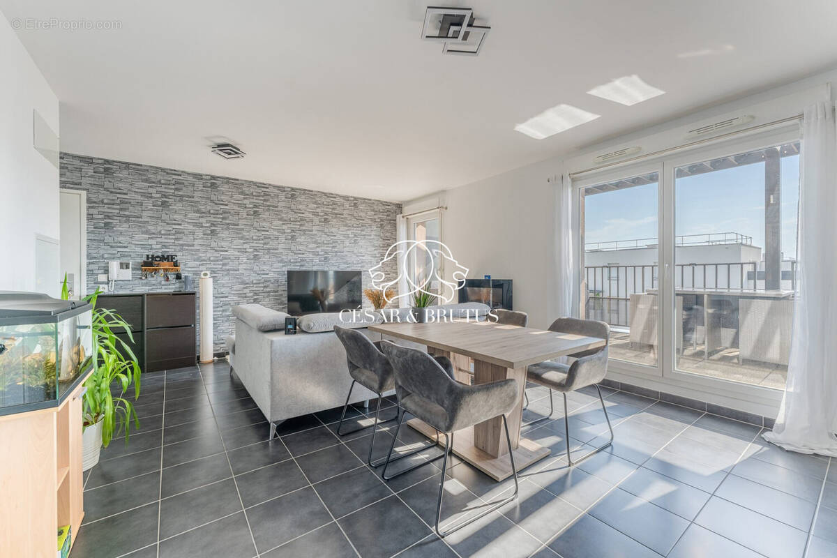 Appartement à LYON-8E