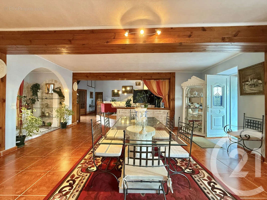 Maison à VILLENEUVE-SUR-ALLIER