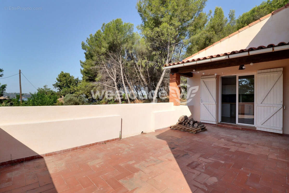 Maison à SAINT-CHAMAS