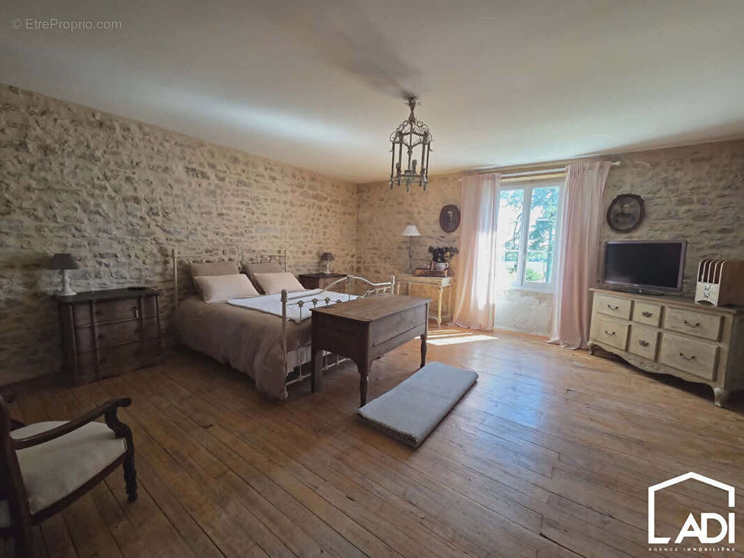 Maison à NANTEUIL