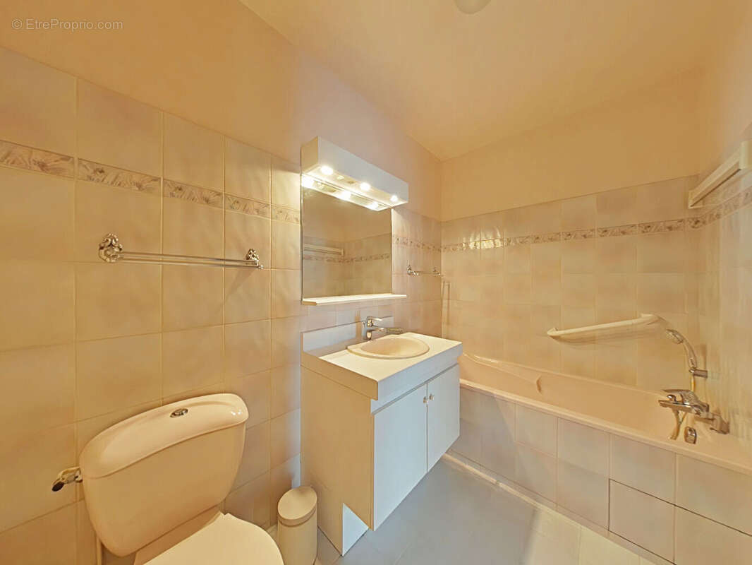 Appartement à FONTENAY-LE-FLEURY