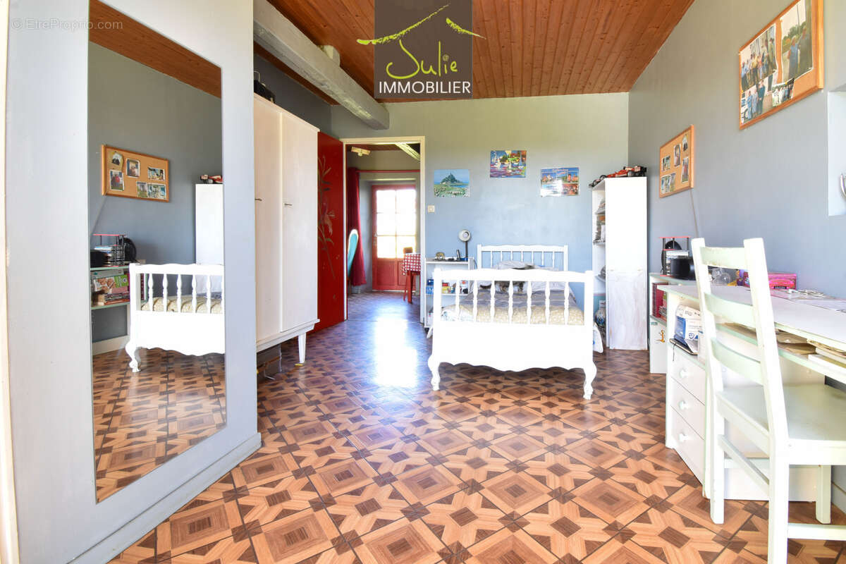 Maison à MONCOUTANT