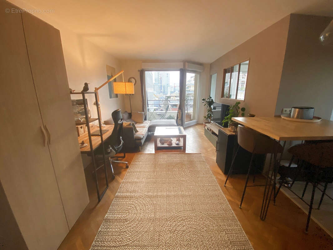 Appartement à COURBEVOIE