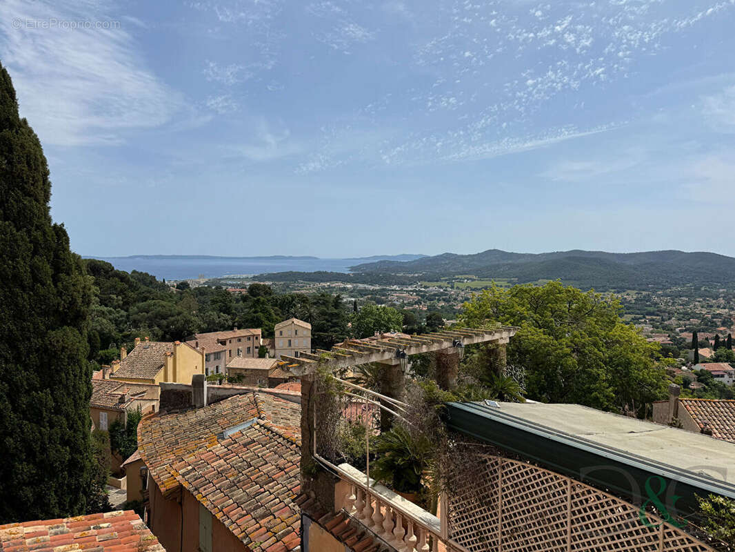 Appartement à BORMES-LES-MIMOSAS