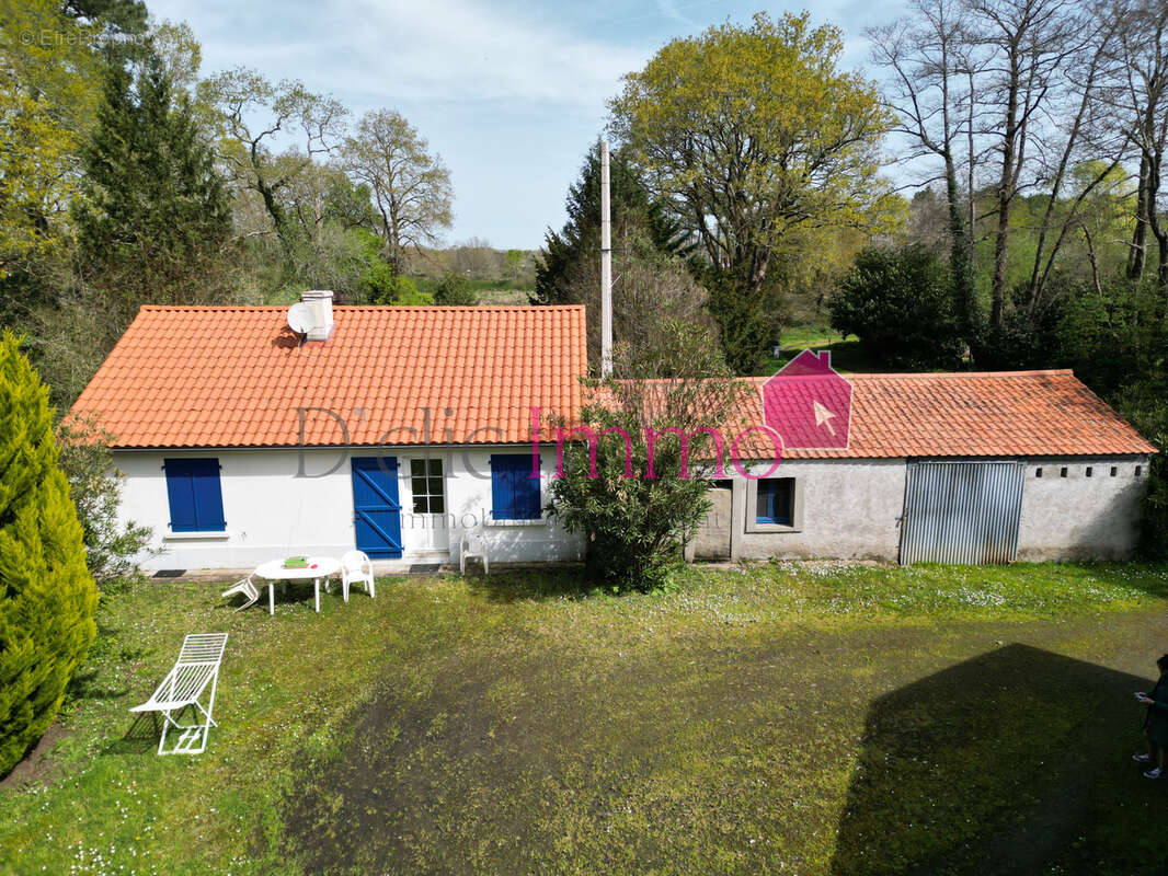 Soullans - maison 2 chambres en campagne   terrain 1,6 ha   grange et dépendances - photo 3