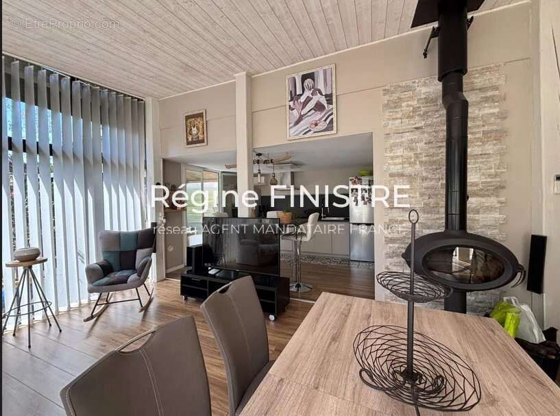 Maison à ROQUEBRUNE-SUR-ARGENS