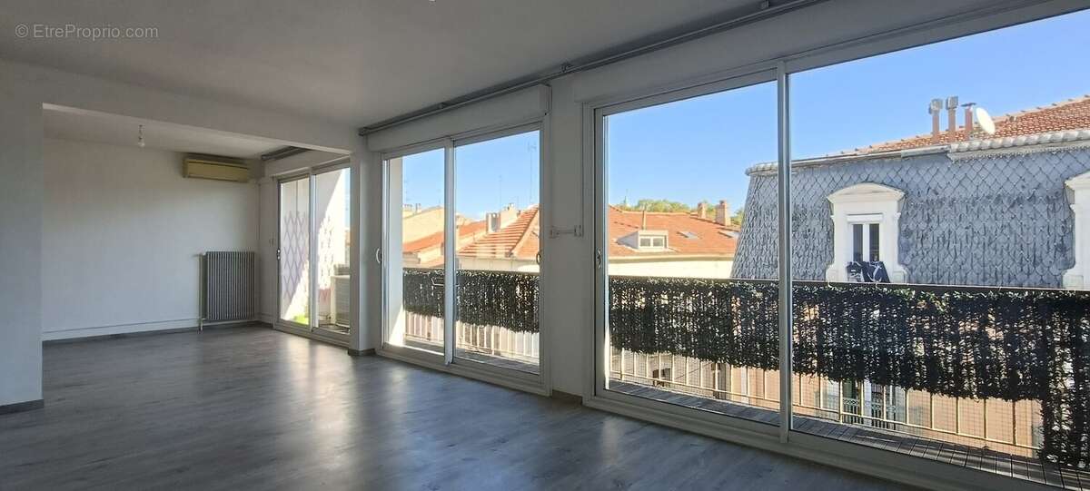 Beziers  APT T3 Garage et cave loué - photo 2