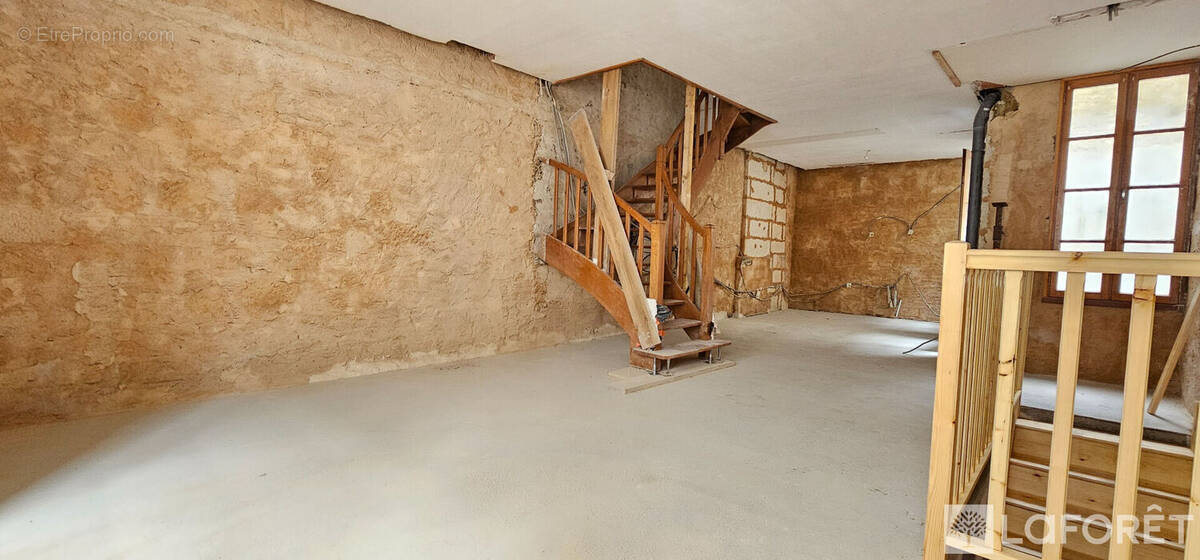 Appartement à SAINTES