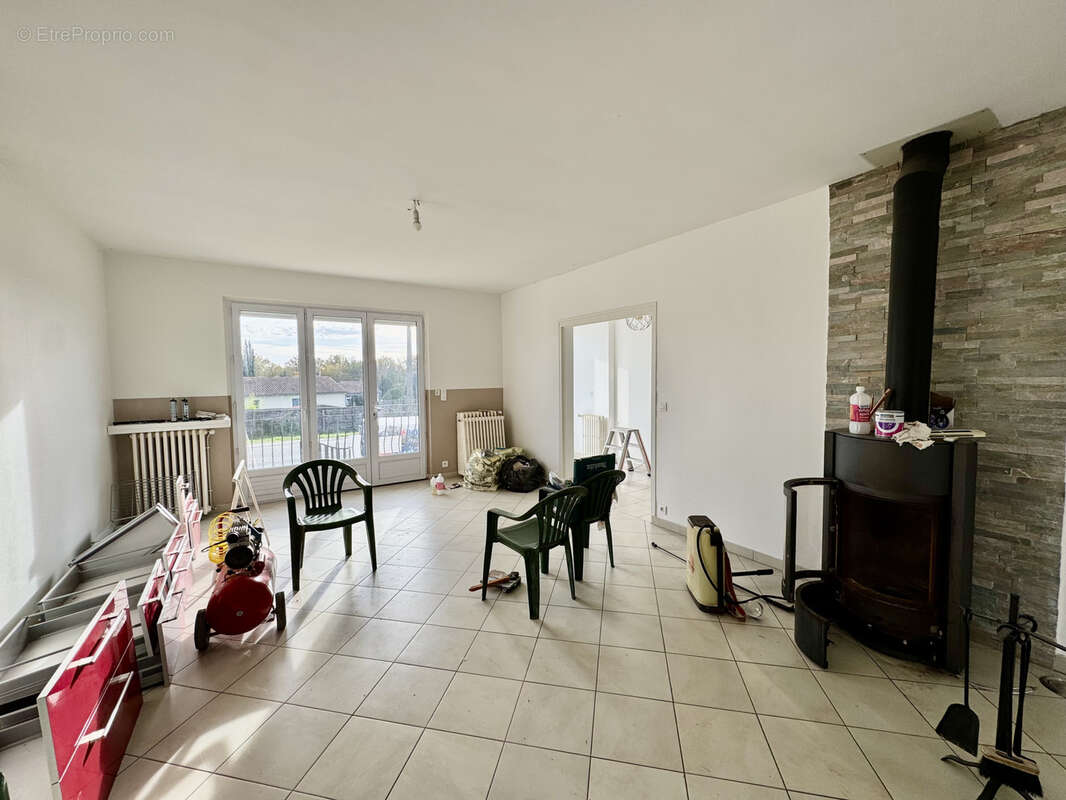 Maison à CHAMPCEVINEL