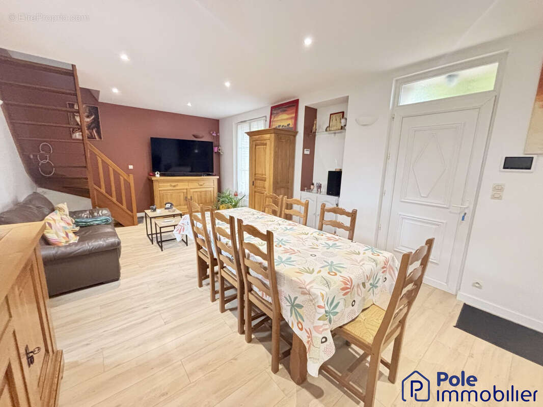 MAISON CAEN RIVE DROITE-PIECE DE VIE - Maison à CAEN