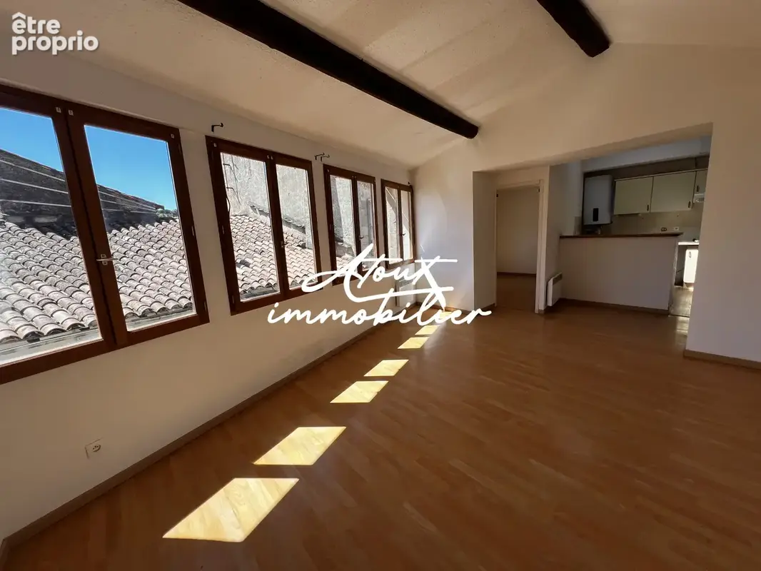 LODEVE - Appartement au dernier étage - photo 3