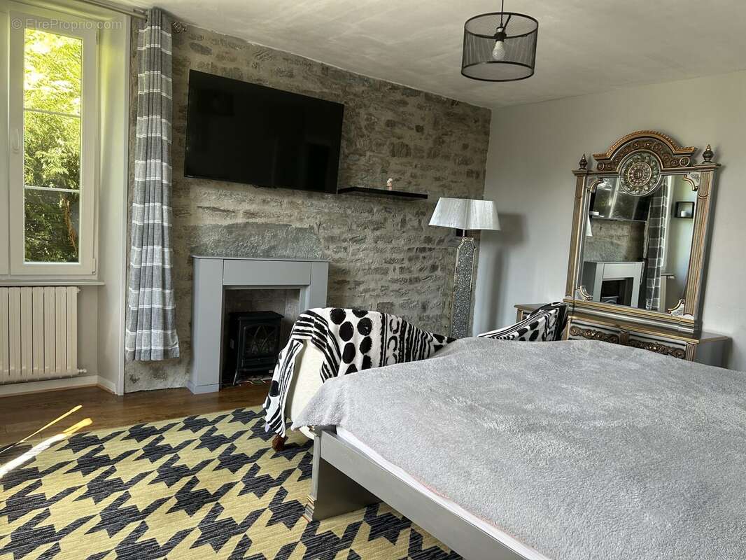 Maison à CONDE-SUR-NOIREAU