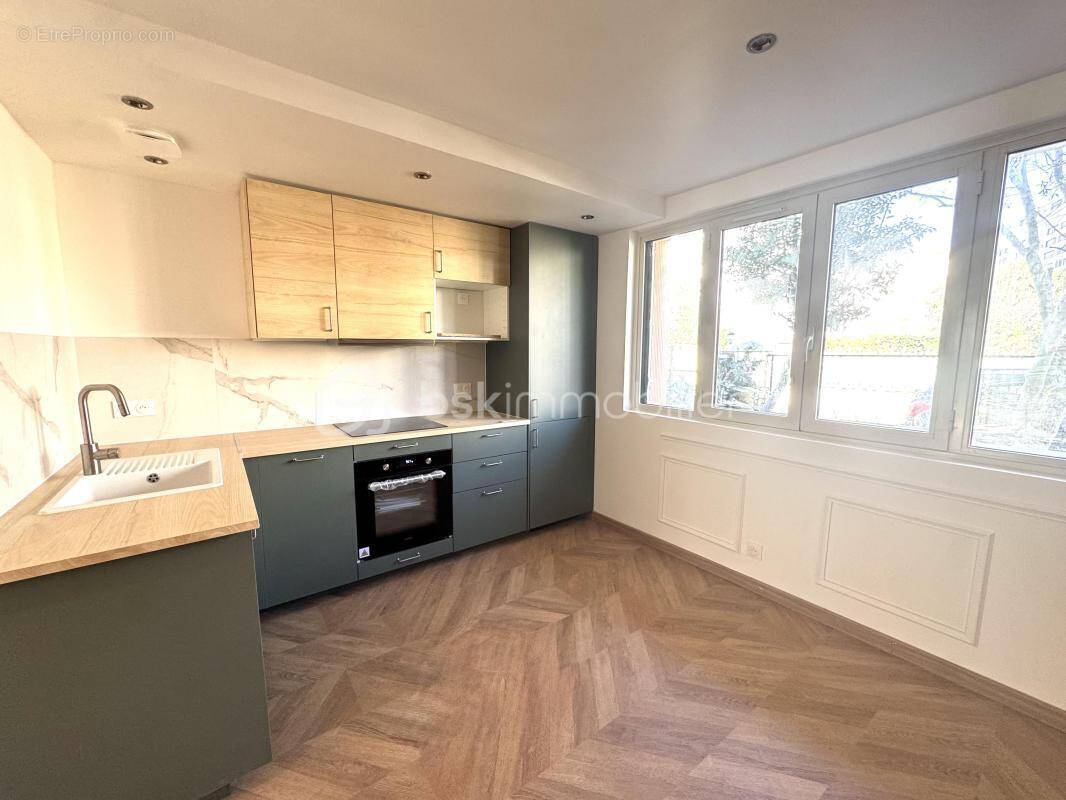 Appartement à FRESNES