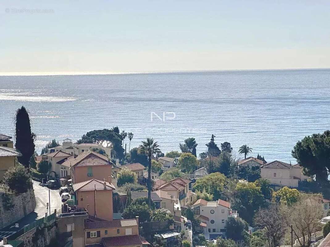 Appartement à ROQUEBRUNE-CAP-MARTIN