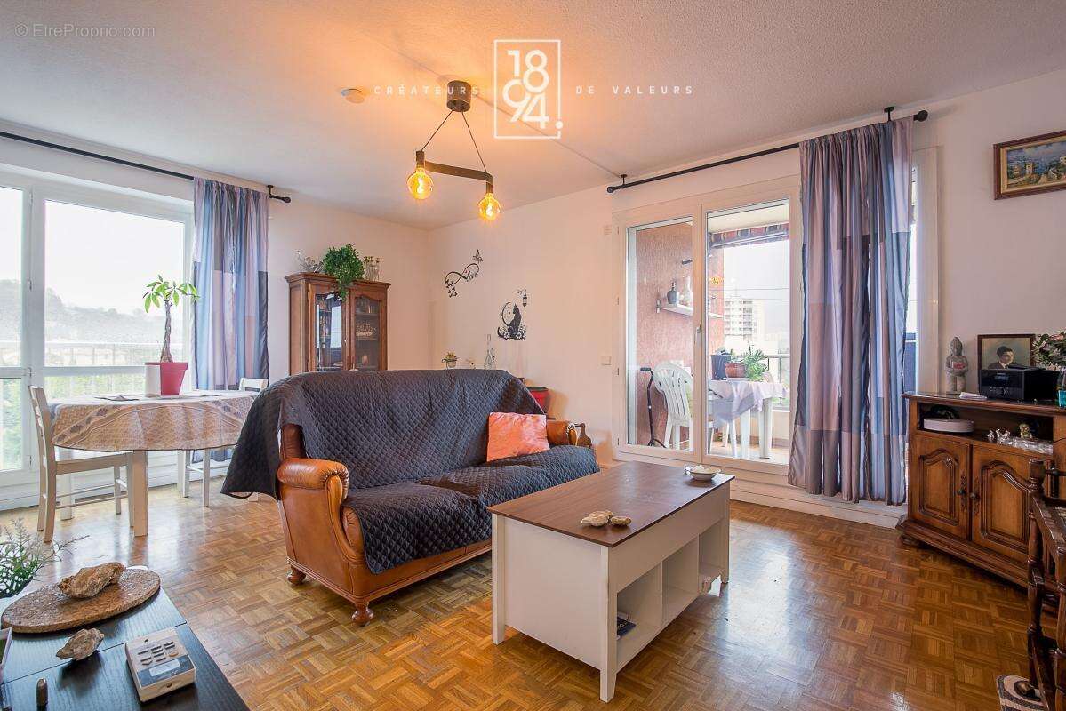 Appartement à MARSEILLE-11E