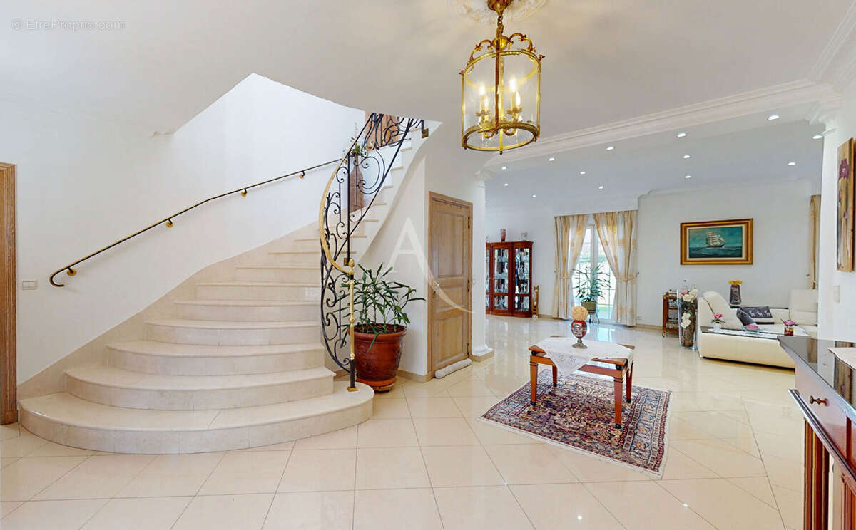 Maison à LAGNY-SUR-MARNE