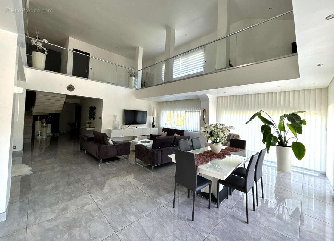 Maison d’exception à voujeaucourt   374 m2   piscine intérieure (vm3365) - photo 4