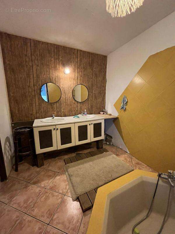 Maison à SAINT-FRONT-D'ALEMPS