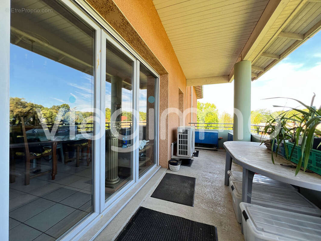 Appartement à PONT-DE-VEYLE