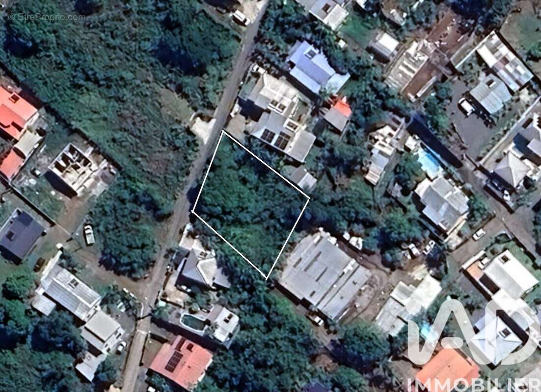 Photo 1 - Terrain à LE TAMPON