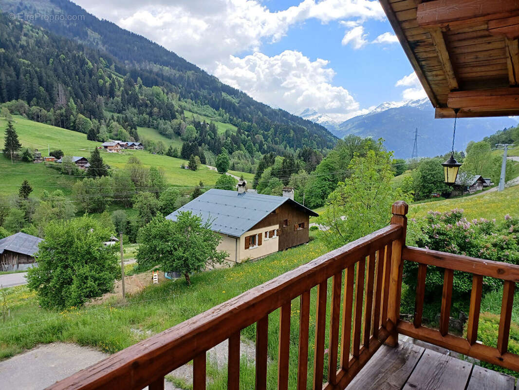 Appartement à HAUTELUCE