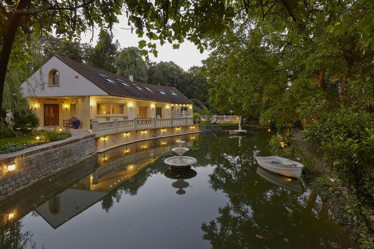 Maison à QUINCY-VOISINS