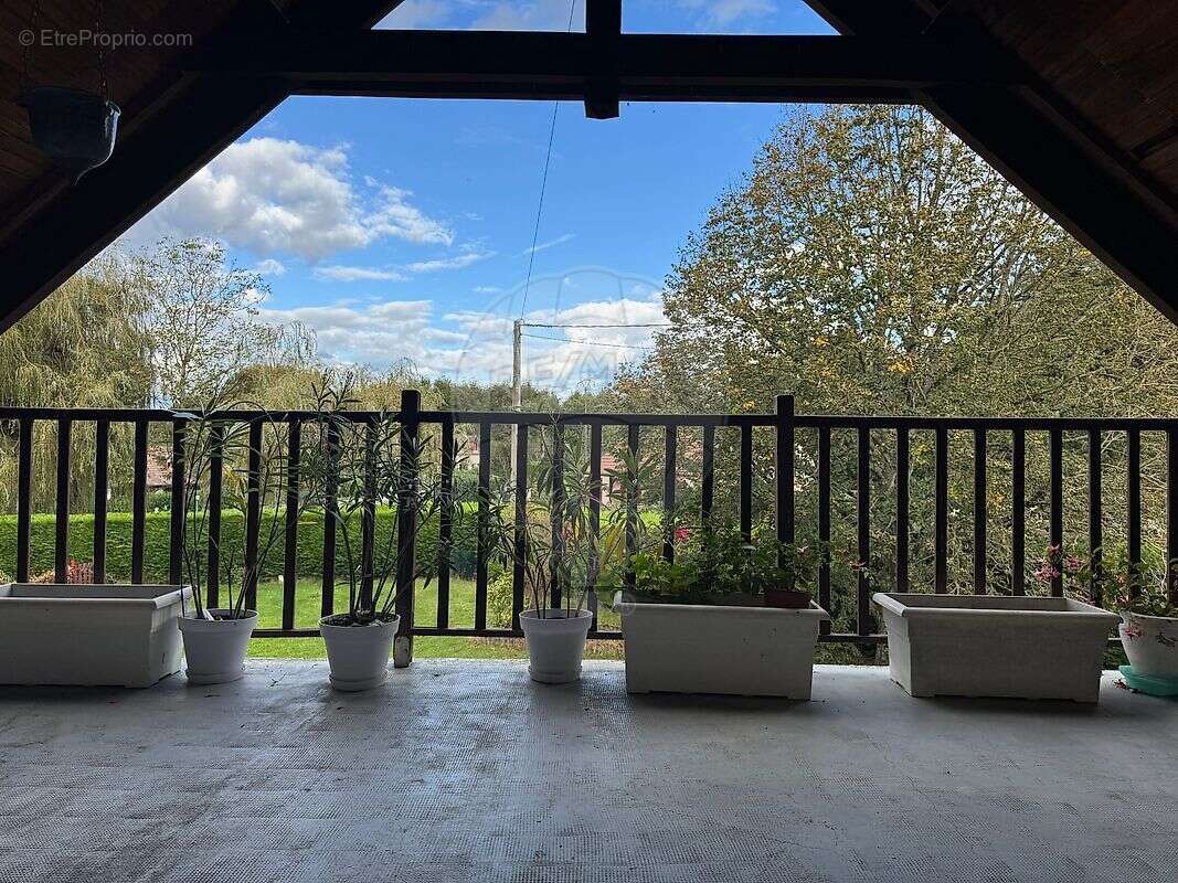 Maison à LA GUERCHE-SUR-L'AUBOIS