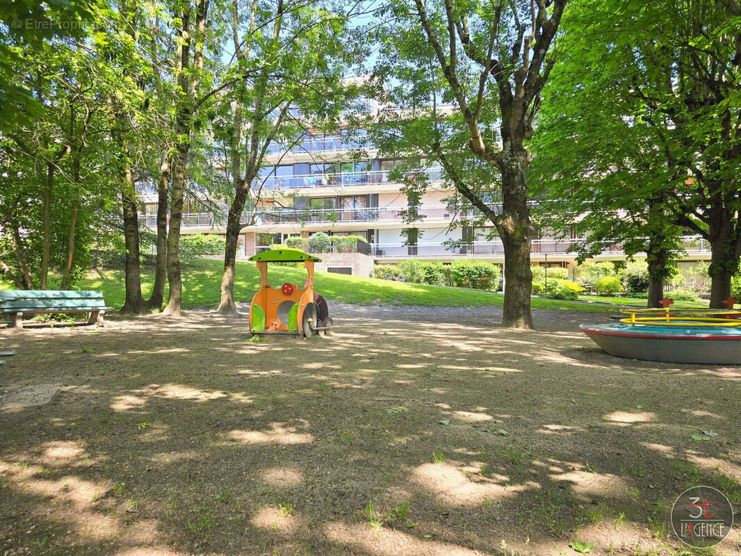 Appartement à FONTENAY-SOUS-BOIS