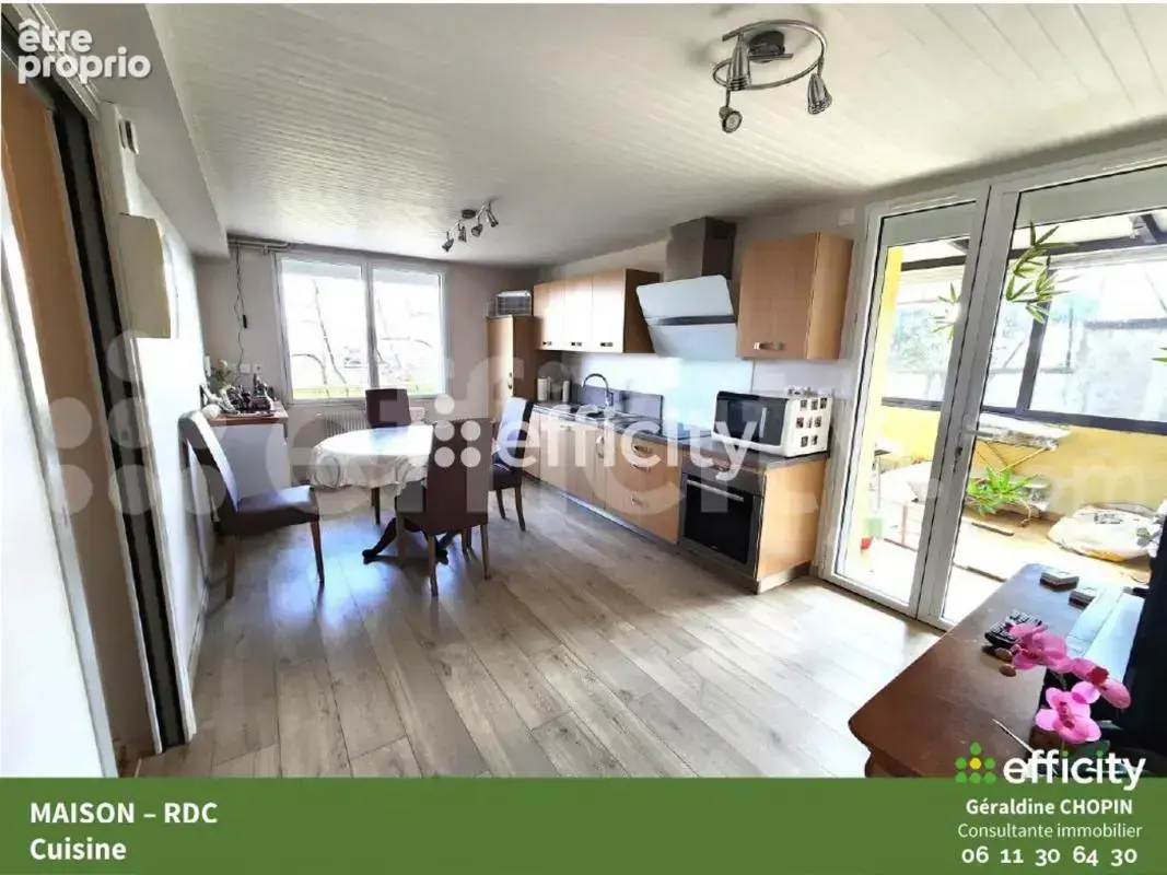 Maison 129 m² à Saint-Martin-La-Plaine  - photo 6