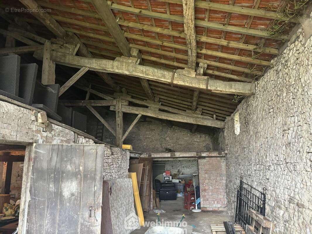 Maison à COUROUVRE