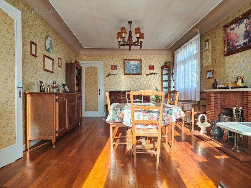 Maison à SAUZE-VAUSSAIS