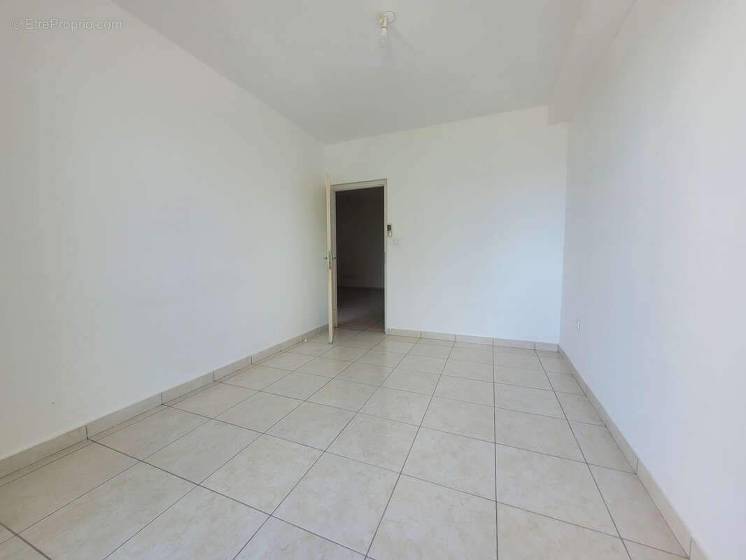 Appartement à BAIE-MAHAULT